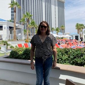 Meet your Posher, Foyie